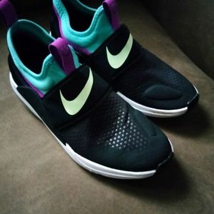 Nika women training shoes